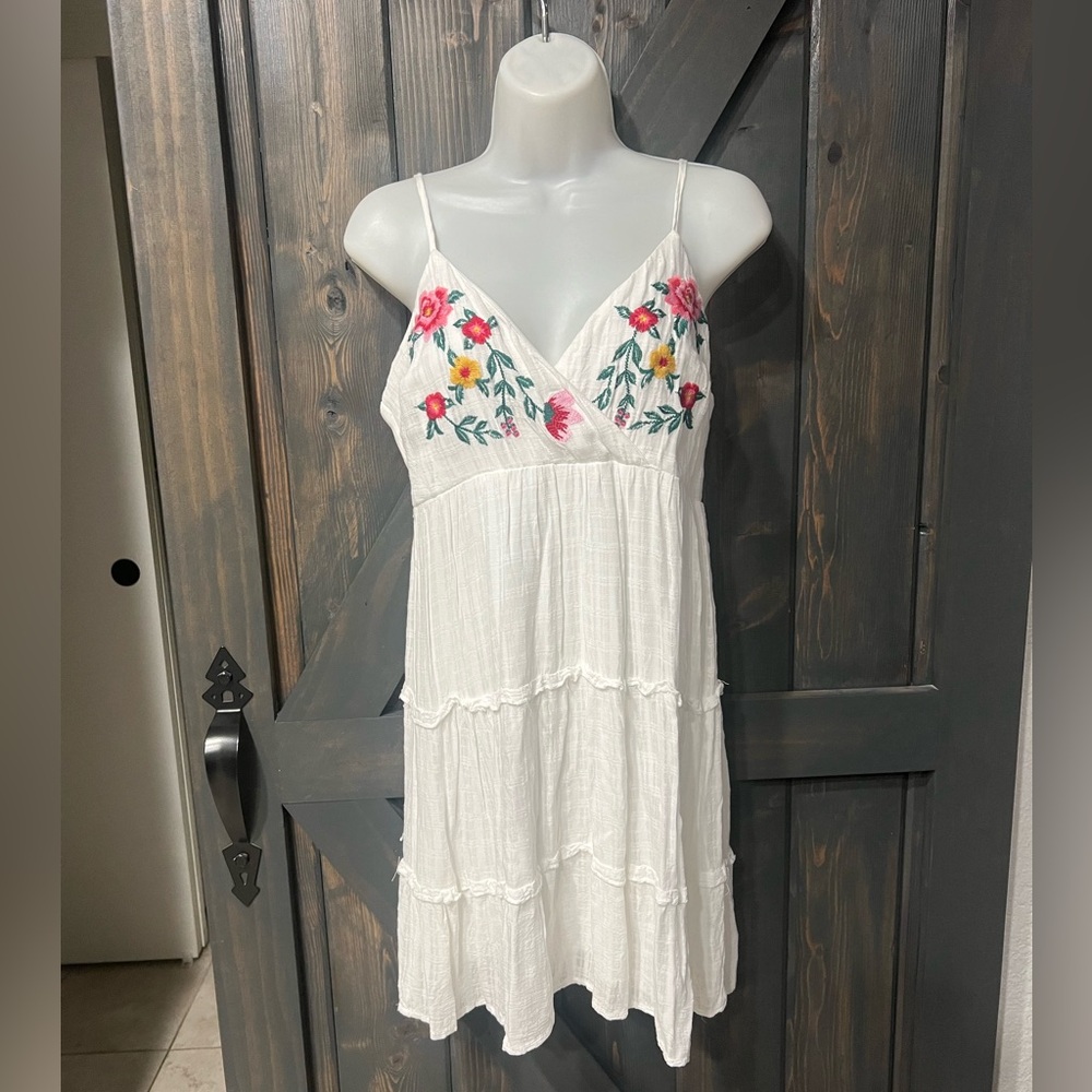 Miami dress small floral EMBROIDERED from Francesca's Summer BOHEMIAN SUNDRESS